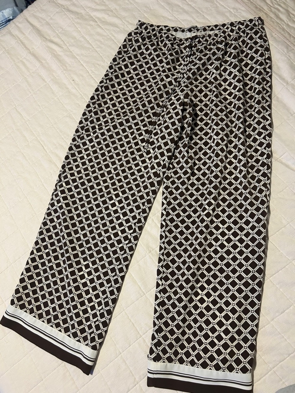 Abercrombie & Fitch Black and White Geometric Jogger Pants